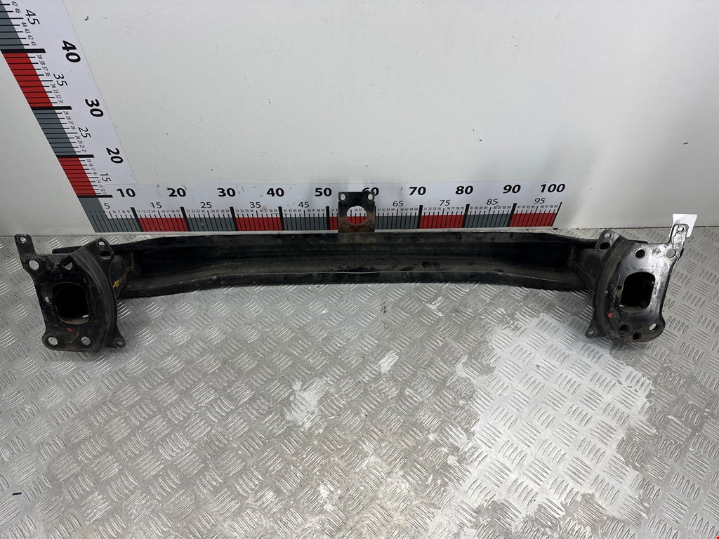 Усилитель переднего бампера (передний) VOLKSWAGEN Golf V 2003-2009