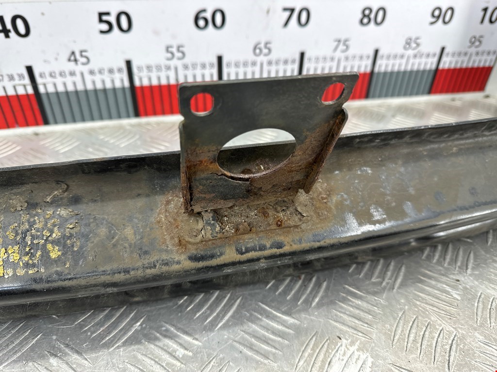 Усилитель переднего бампера (передний) VOLKSWAGEN Golf V 2003-2009