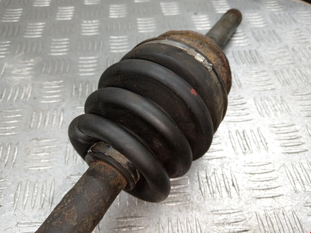 Полуось (привод, приводной вал) передняя правая TOYOTA HiAce V H200 2004-н.в.