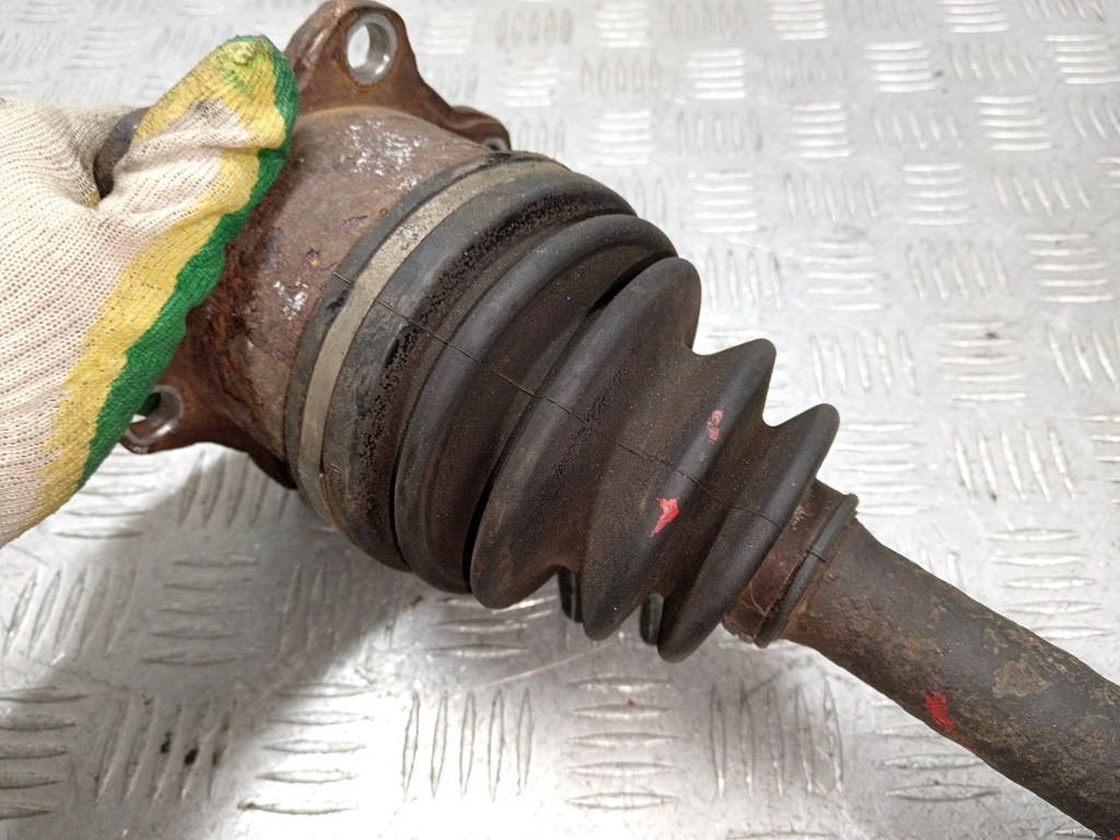 Полуось (привод, приводной вал) передняя правая TOYOTA HiAce V H200 2004-н.в.