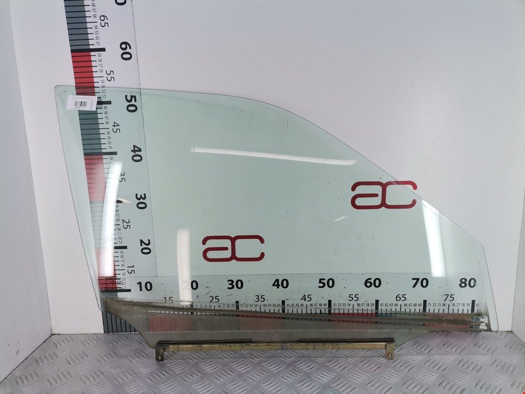 Стекло двери переднее правое SUZUKI Alto HA12 1998-2004