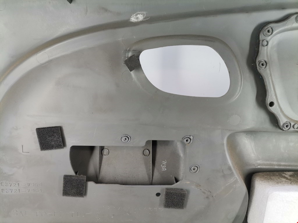 Обшивка двери передняя левая SUZUKI Alto HA12 1998-2004