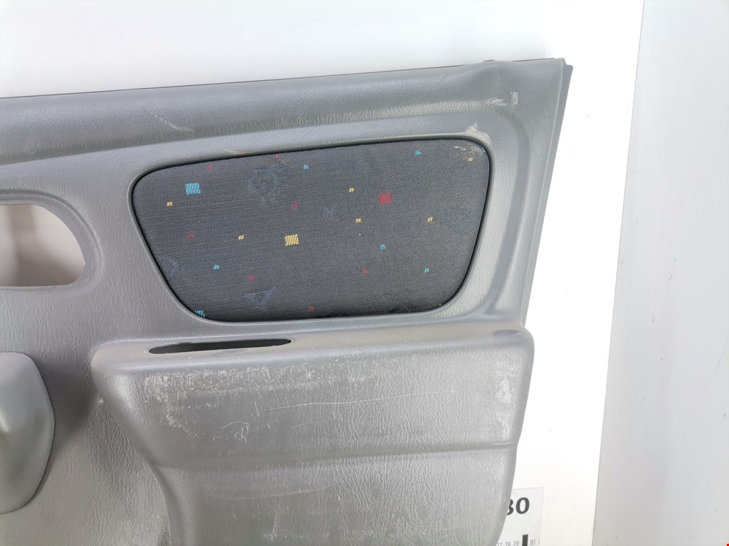 Обшивка двери передняя правая SUZUKI Alto HA12 1998-2004