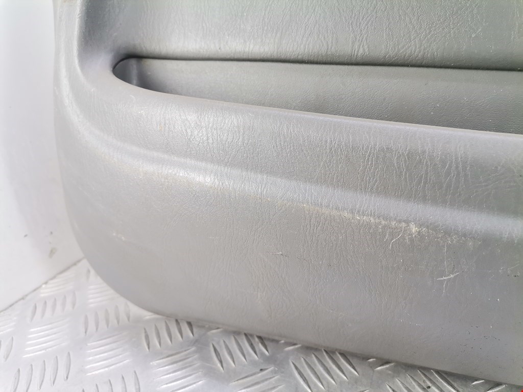 Обшивка двери передняя правая SUZUKI Alto HA12 1998-2004