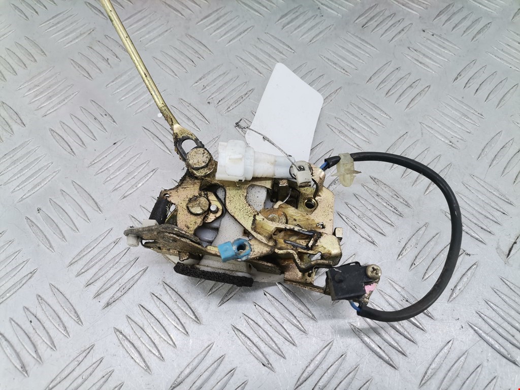 Замок двери передней левой SUZUKI Alto HA12 1998-2004