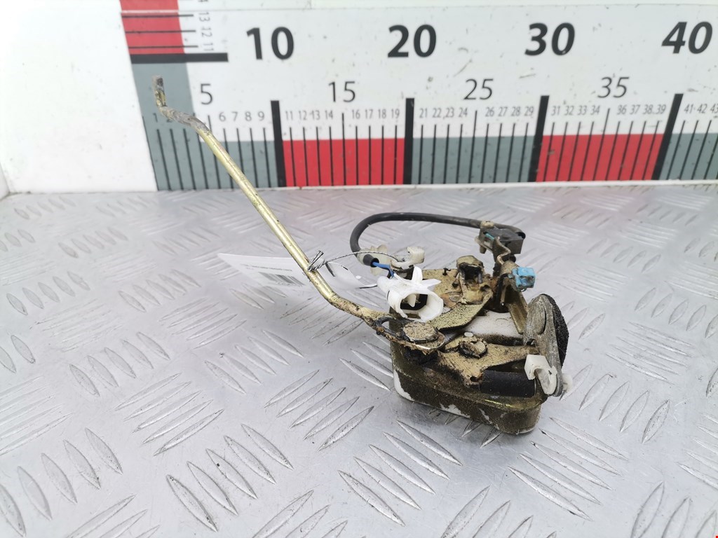 Замок двери передней левой SUZUKI Alto HA12 1998-2004