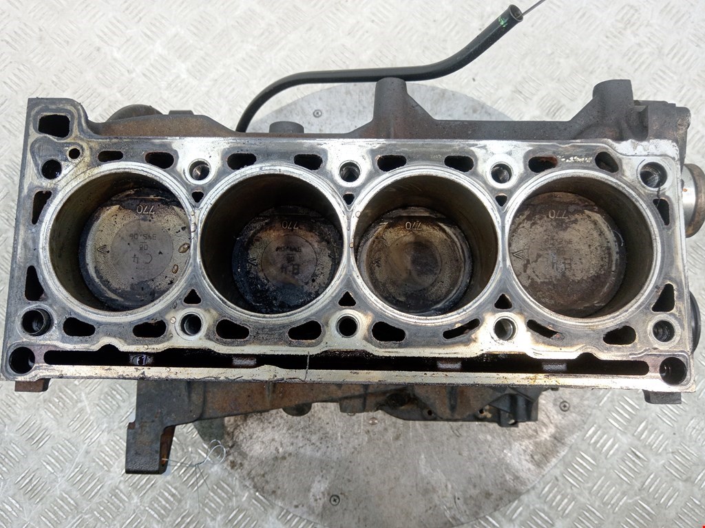 Блок цилиндров RENAULT Scenic II 2003-2010