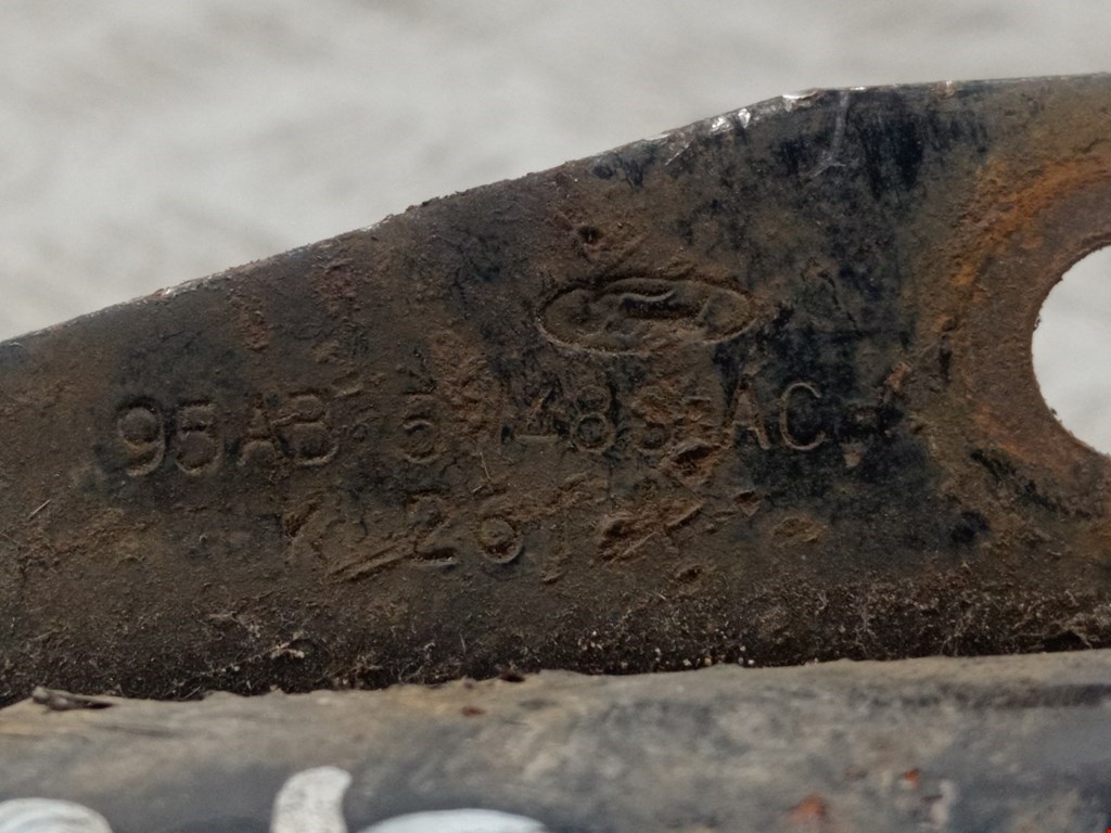 Амортизатор передний правый FORD Escort 1995-2000