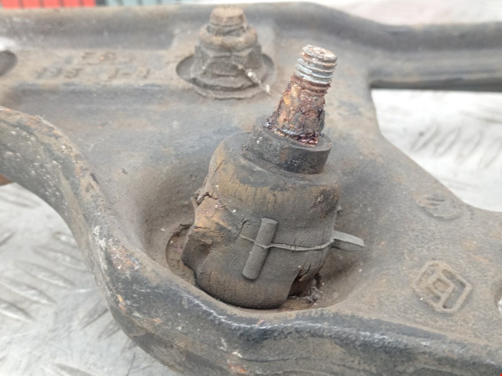 Рычаг передний правый RENAULT Scenic I 1996-2003