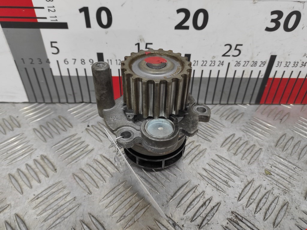 Насос водяной (помпа) VOLKSWAGEN Tiguan 2007-2016