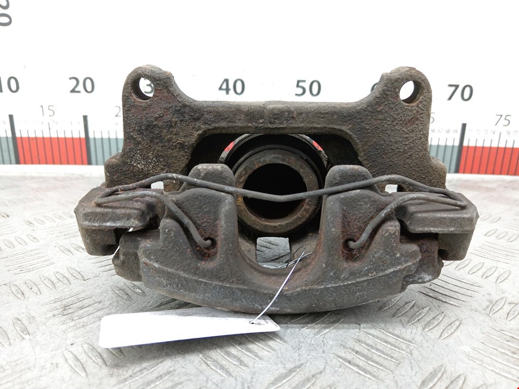 Суппорт передний правый VOLKSWAGEN Passat B6 2005-2011