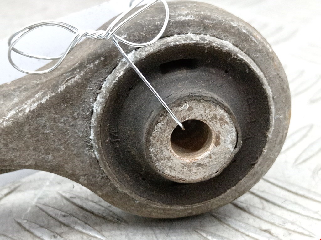 Рычаг передний правый AUDI A4 B5 1995-2001