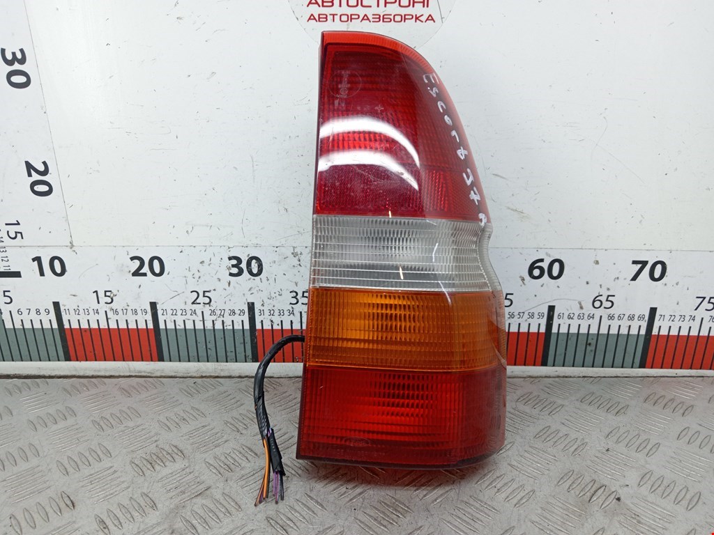 Фонарь задний правый FORD Escort 1990-1995