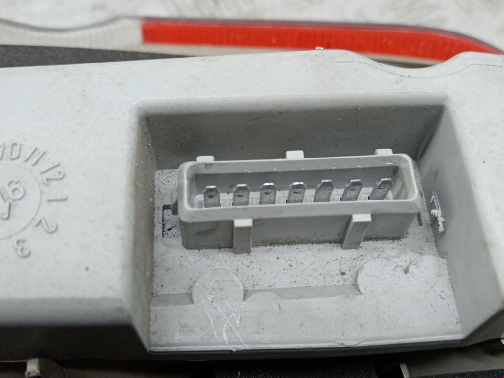 Фонарь задний правый FORD Escort 1990-1995