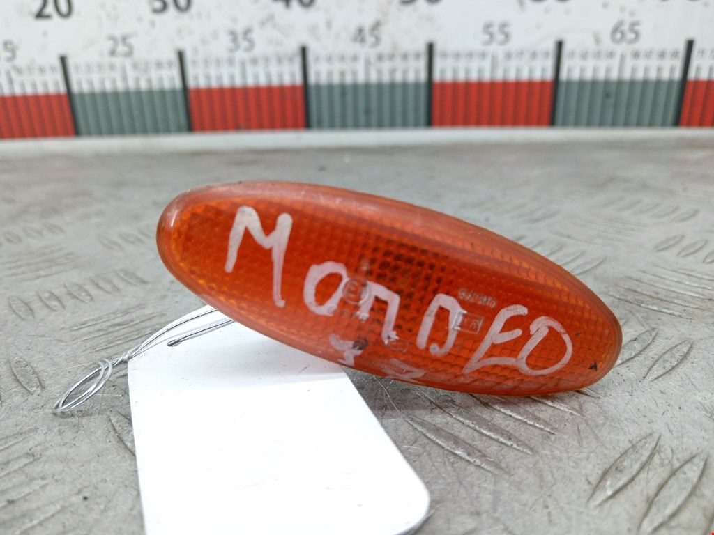 Повторитель указателя поворота левый Ford Mondeo 2 (1996-2002)