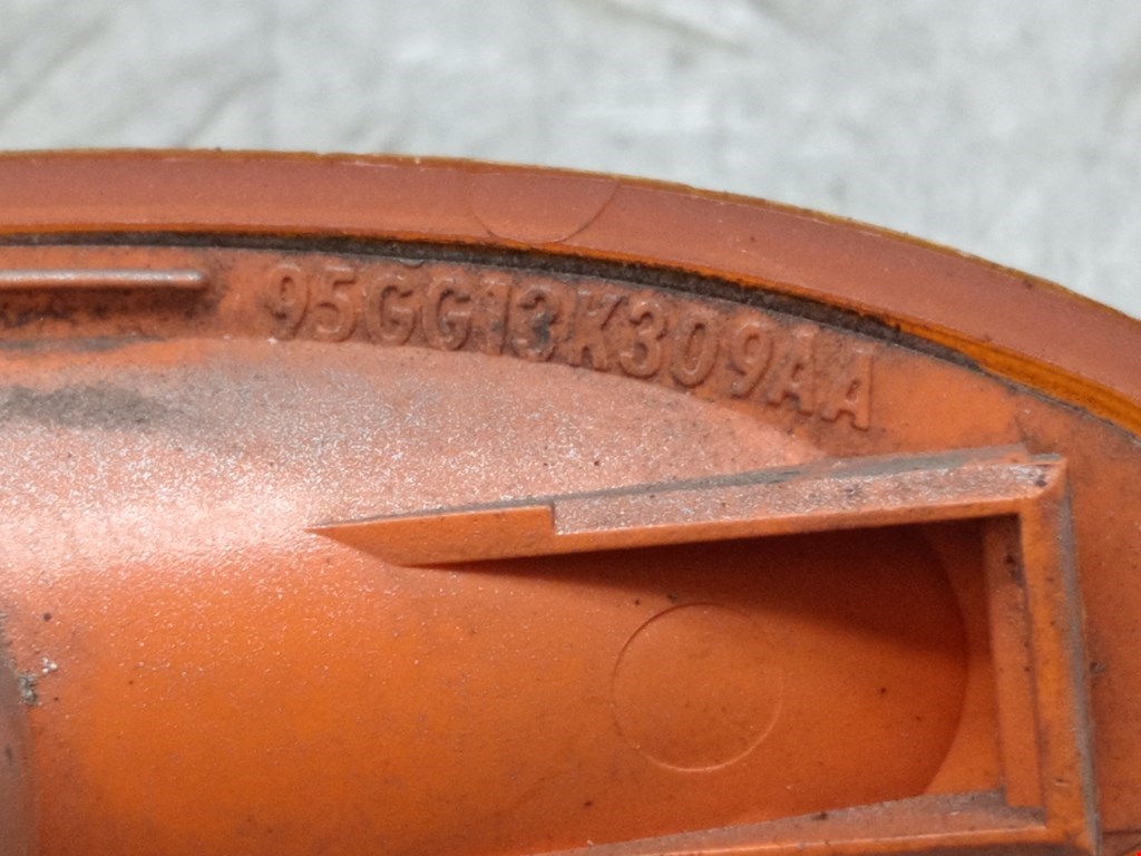 Повторитель на крыло FORD Mondeo II 1996-2000