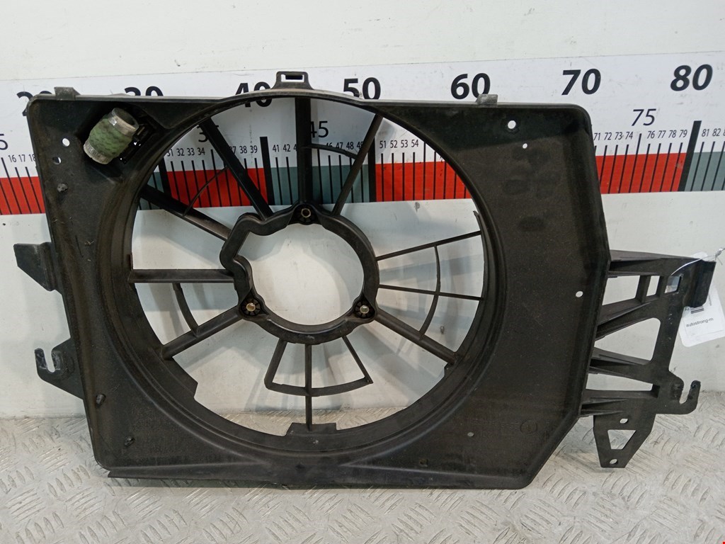 Диффузор (кожух) вентилятора FORD Escort 1995-2000