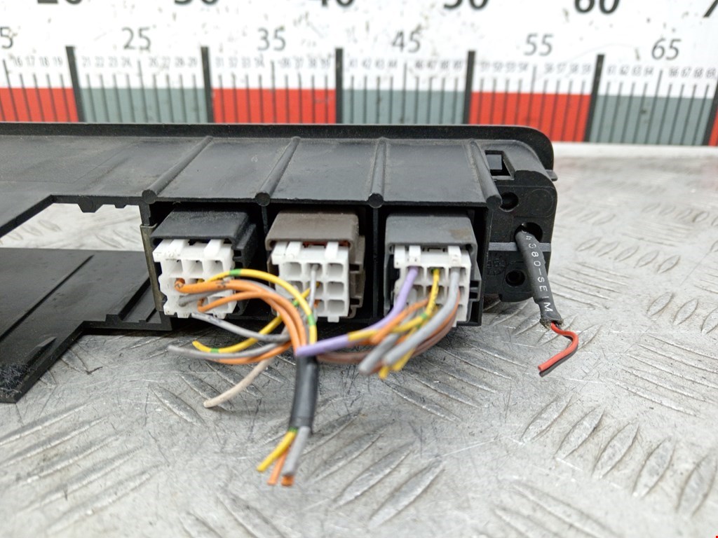 Кнопка аварийной сигнализации (аварийки) PEUGEOT 406 1995-1999