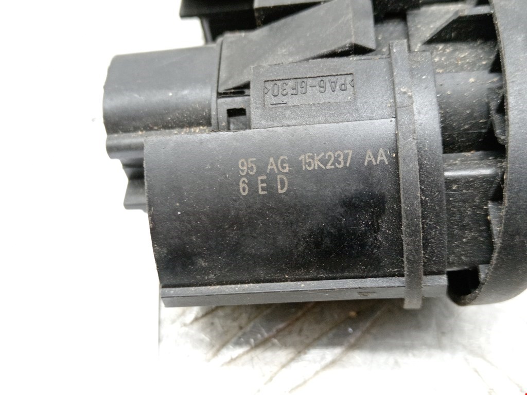 Кнопка включения противотуманных фар FORD Escort 1995-2000