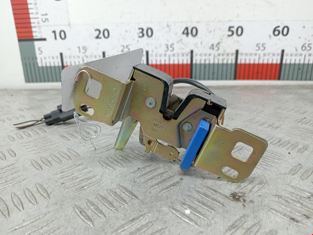 Замок багажника (крышки двери) FORD Mondeo II 1996-2000