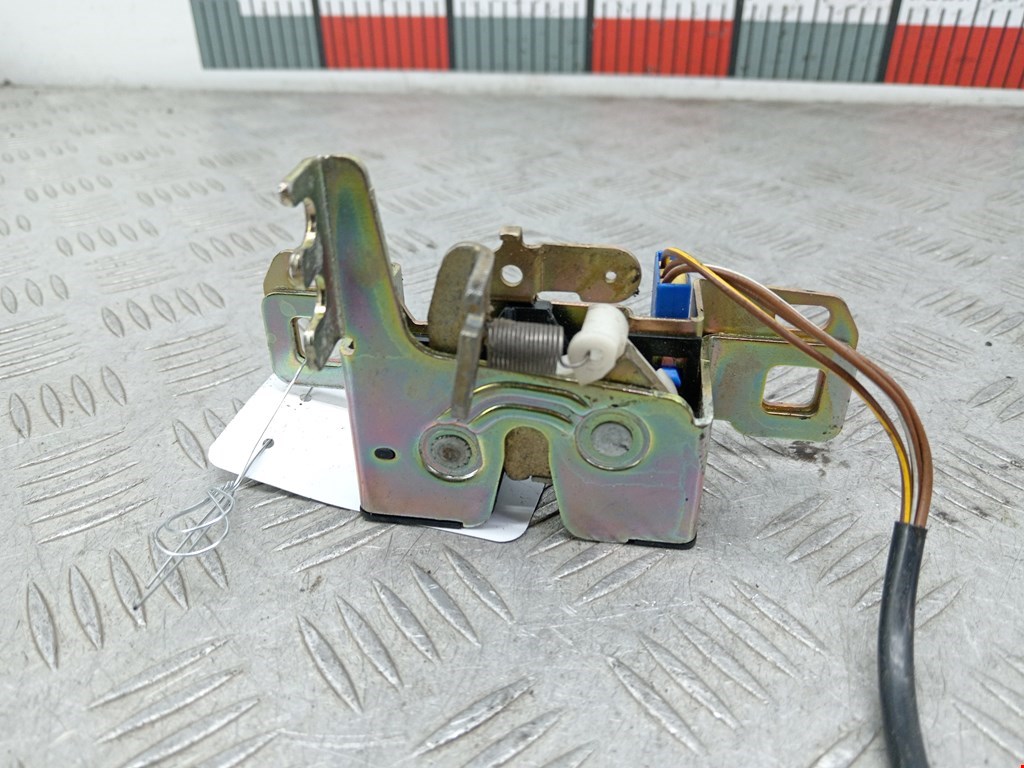 Замок багажника (крышки двери) FORD Mondeo II 1996-2000