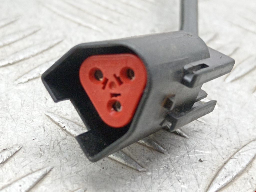 Замок багажника (крышки двери) FORD Mondeo II 1996-2000