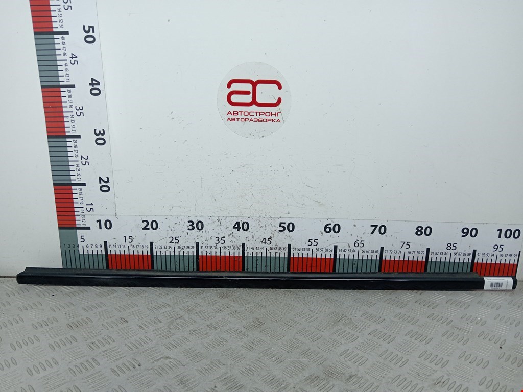 Накладка декоративная (молдинг) стекла двери передней левой Mercedes C-Class (W203) (2000-2008)