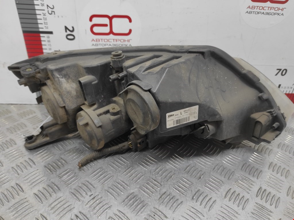 Фара левая SEAT Toledo 2012-2019