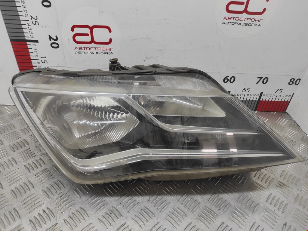 Фара правая SEAT Toledo 2012-2019