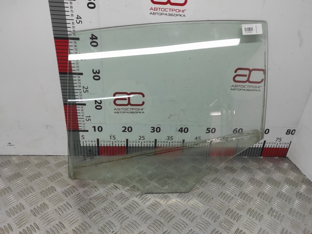 Стекло двери заднее левое BMW 1er E81\E87 2004-2011