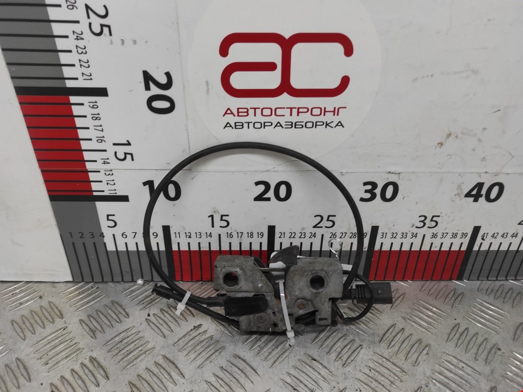Замок капота SEAT Toledo 2012-2019