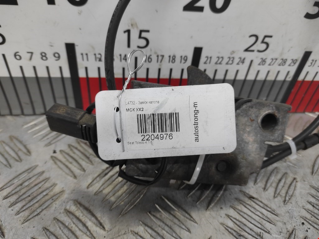 Замок капота SEAT Toledo 2012-2019