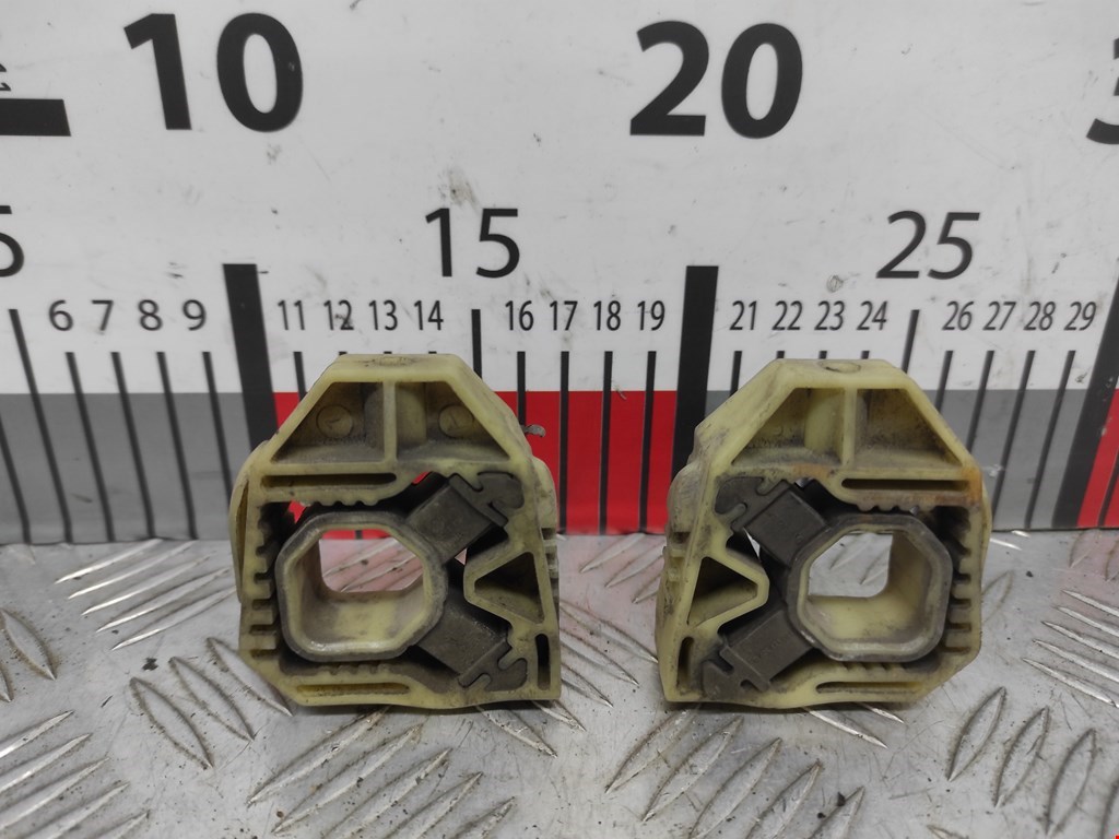 Кронштейн (крепление) радиатора SEAT Toledo 2012-2019