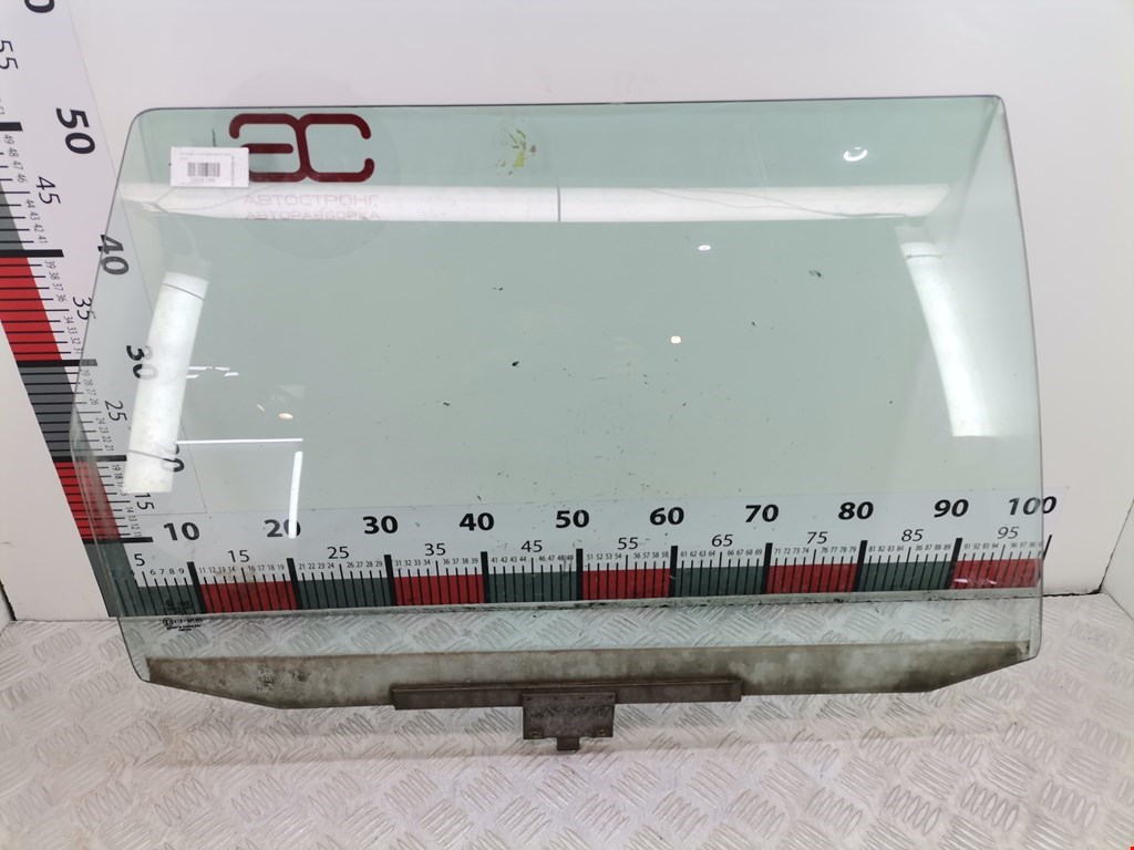 Стекло двери заднее правое VOLKSWAGEN Passat B3 1988-1993