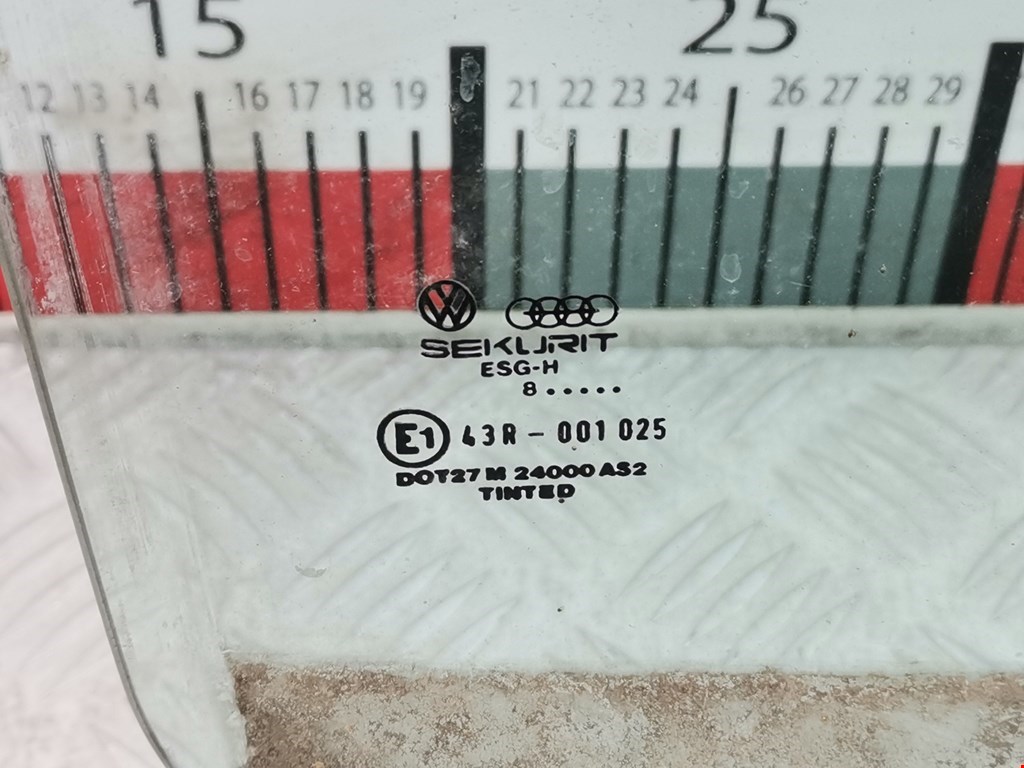 Стекло двери заднее правое VOLKSWAGEN Passat B3 1988-1993