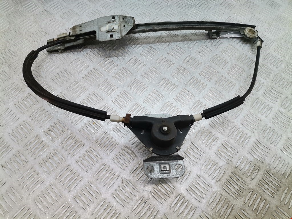 Стеклоподъемник задний правый VOLKSWAGEN Passat B3 1988-1993