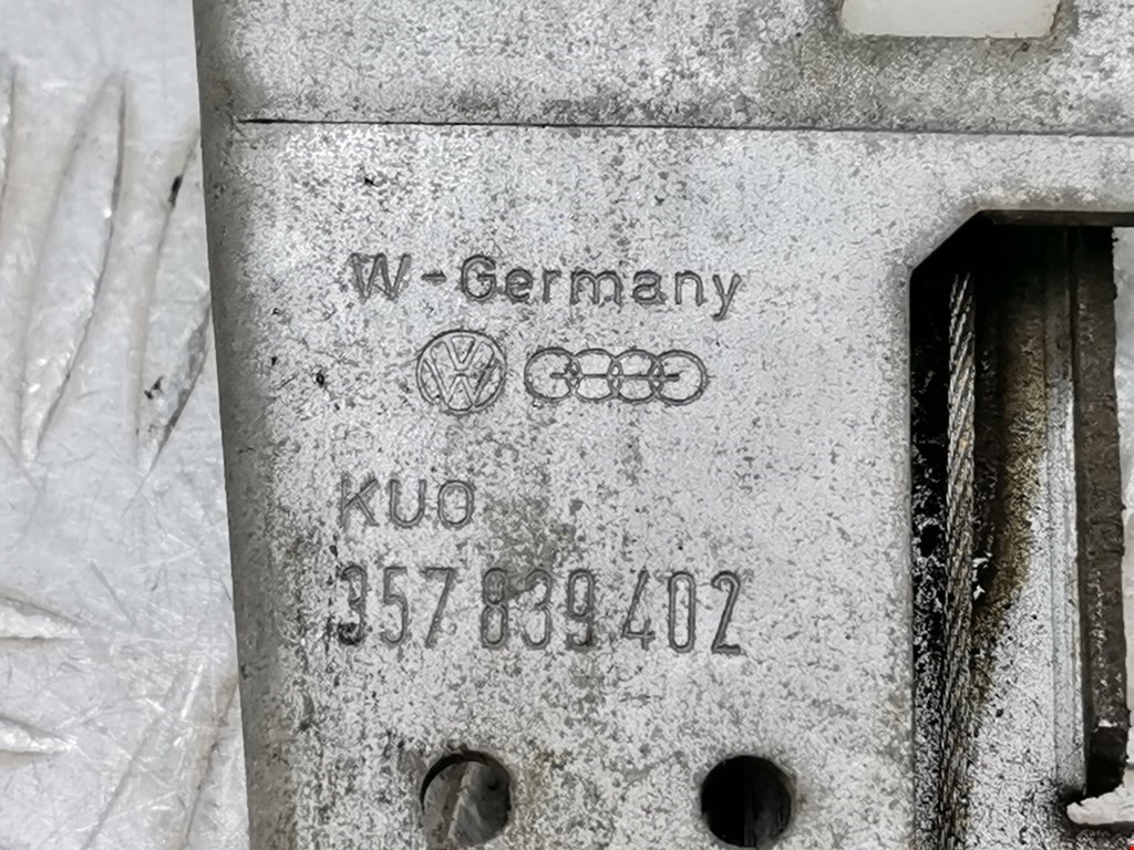 Стеклоподъемник задний правый VOLKSWAGEN Passat B3 1988-1993