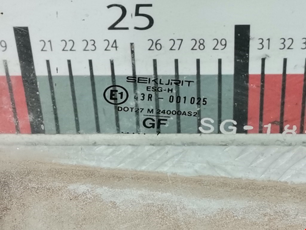 Стекло двери заднее правое OPEL Omega A 1986-1993