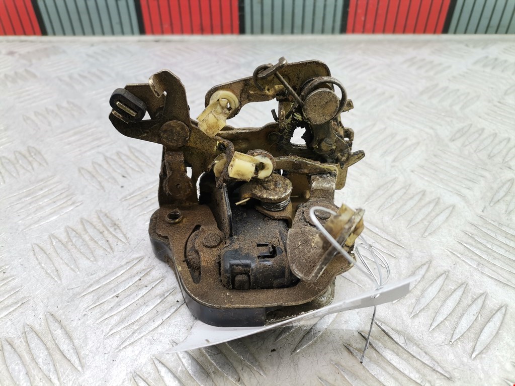 Замок двери задней правой OPEL Omega A 1986-1993