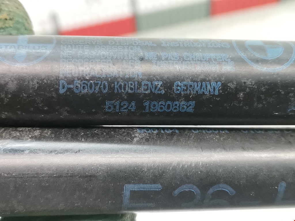 Амортизатор крышки (двери) багажника BMW 3er E36 1991-2000