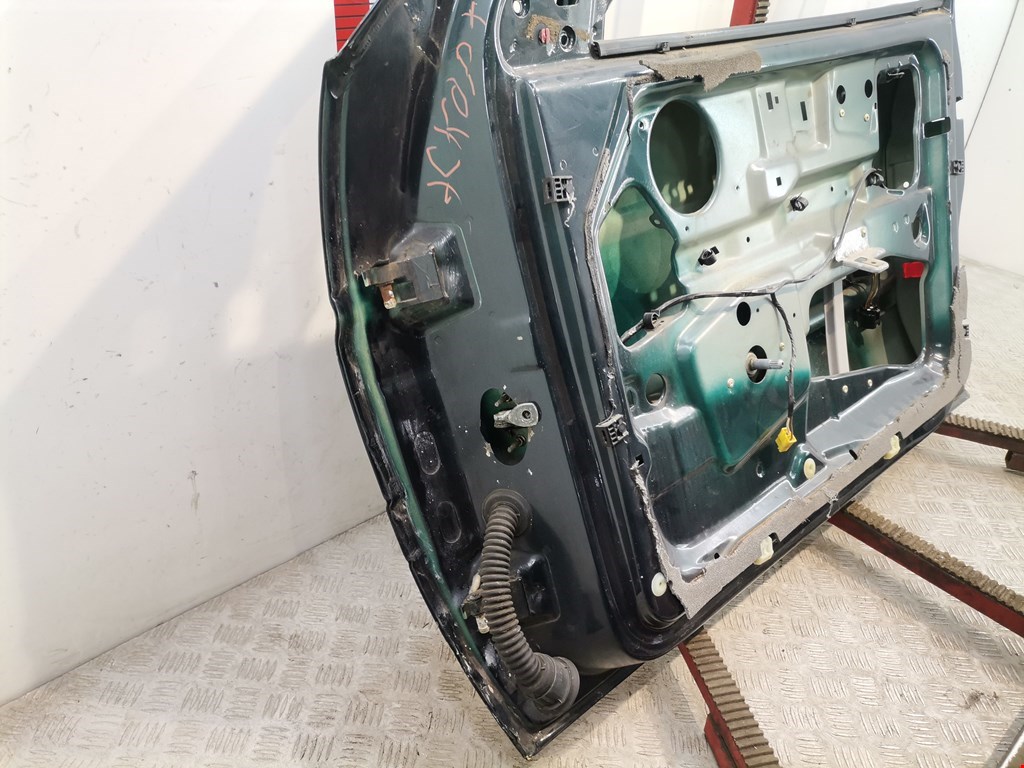 Дверь передняя правая FORD Escort 1990-1995