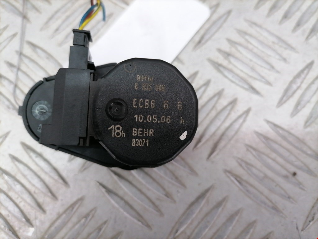 Моторчик заслонки печки BMW 7er 7 серия E65/E66 2001-2008