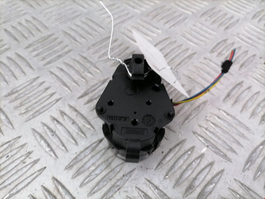 Моторчик заслонки печки BMW 7er 7 серия E65/E66 2001-2008