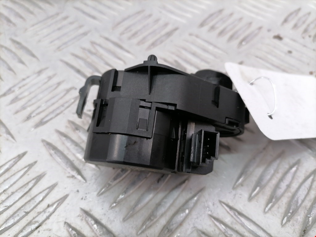 Моторчик заслонки печки BMW 7er 7 серия E65/E66 2001-2008