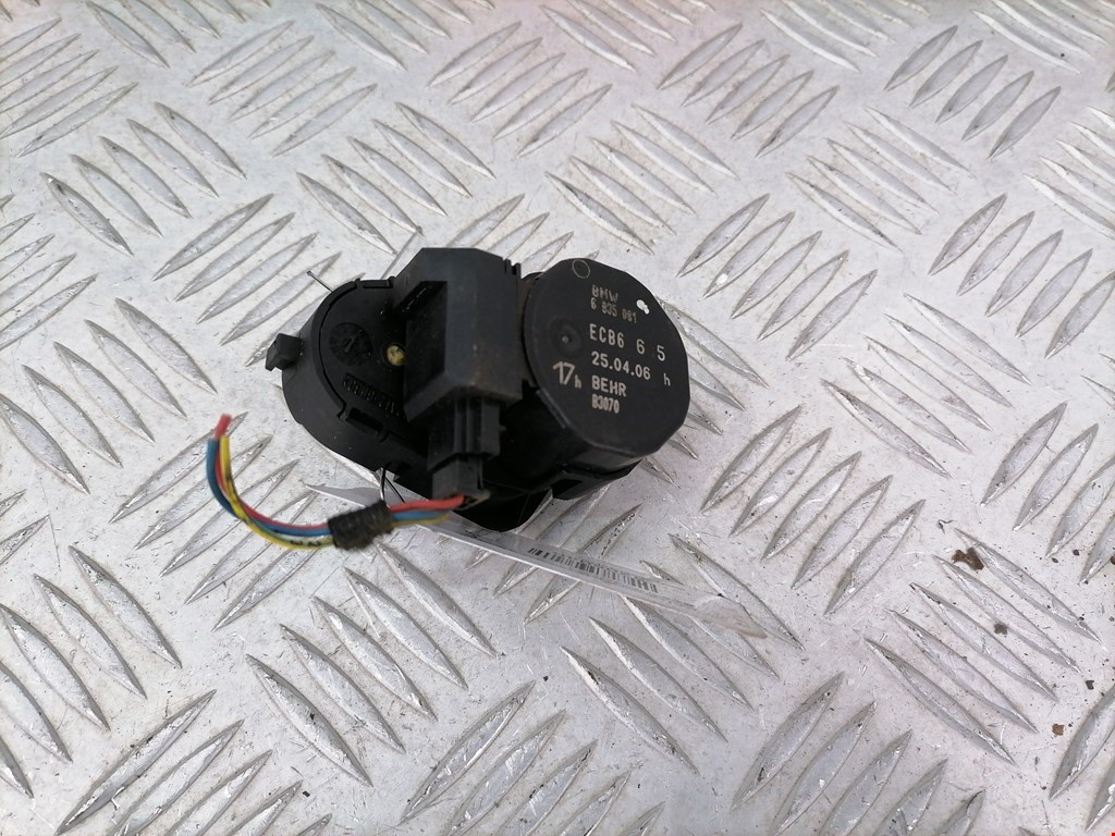 Моторчик заслонки печки BMW 7er 7 серия E65/E66 2001-2008