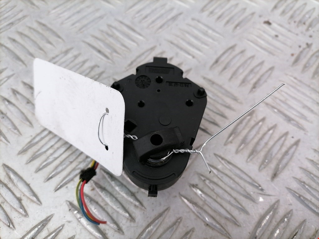 Моторчик заслонки печки BMW 7er 7 серия E65/E66 2001-2008