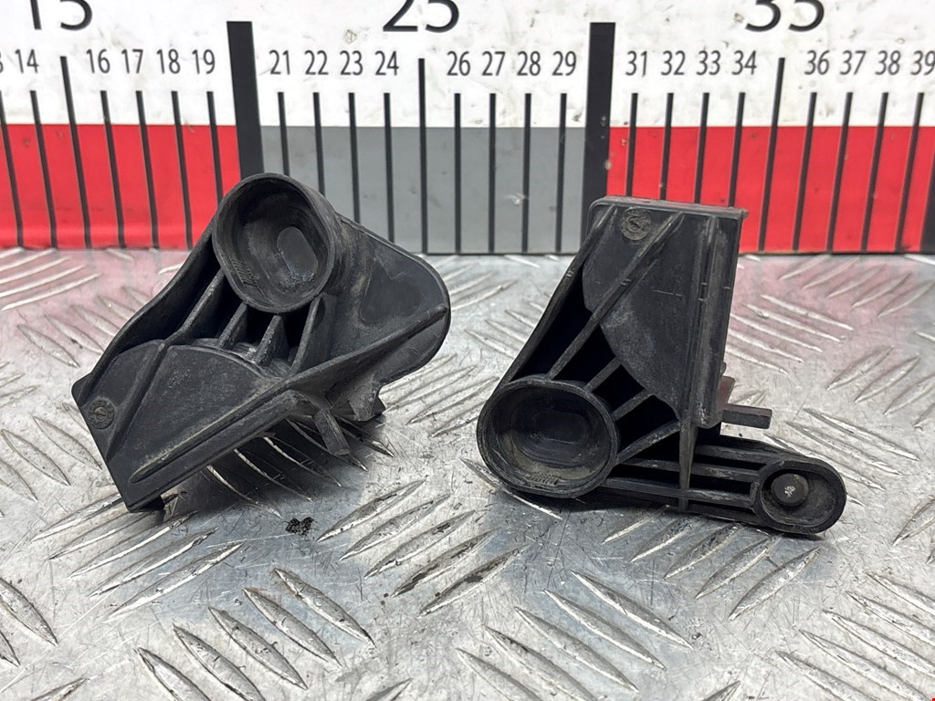 Кронштейн (крепление) радиатора LAND ROVER Range Rover 2002-2012