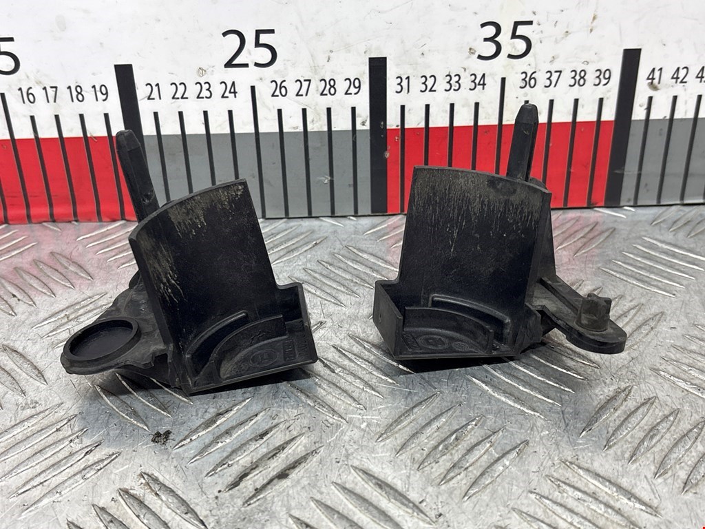 Кронштейн (крепление) радиатора LAND ROVER Range Rover 2002-2012