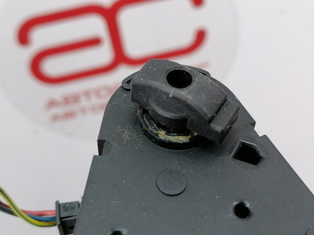 Моторчик заслонки печки BMW 7er 7 серия E65/E66 2001-2008