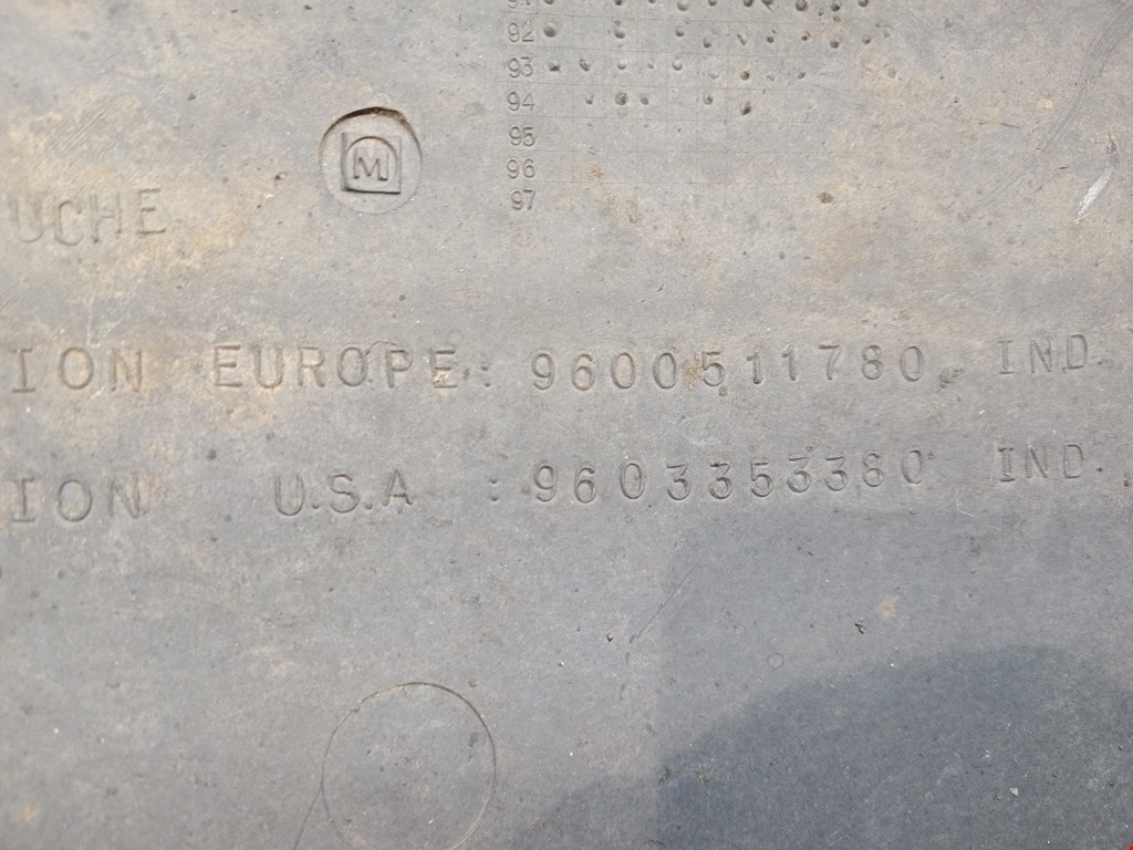 Локер (подкрылок) задний левый PEUGEOT 605 1989-1999